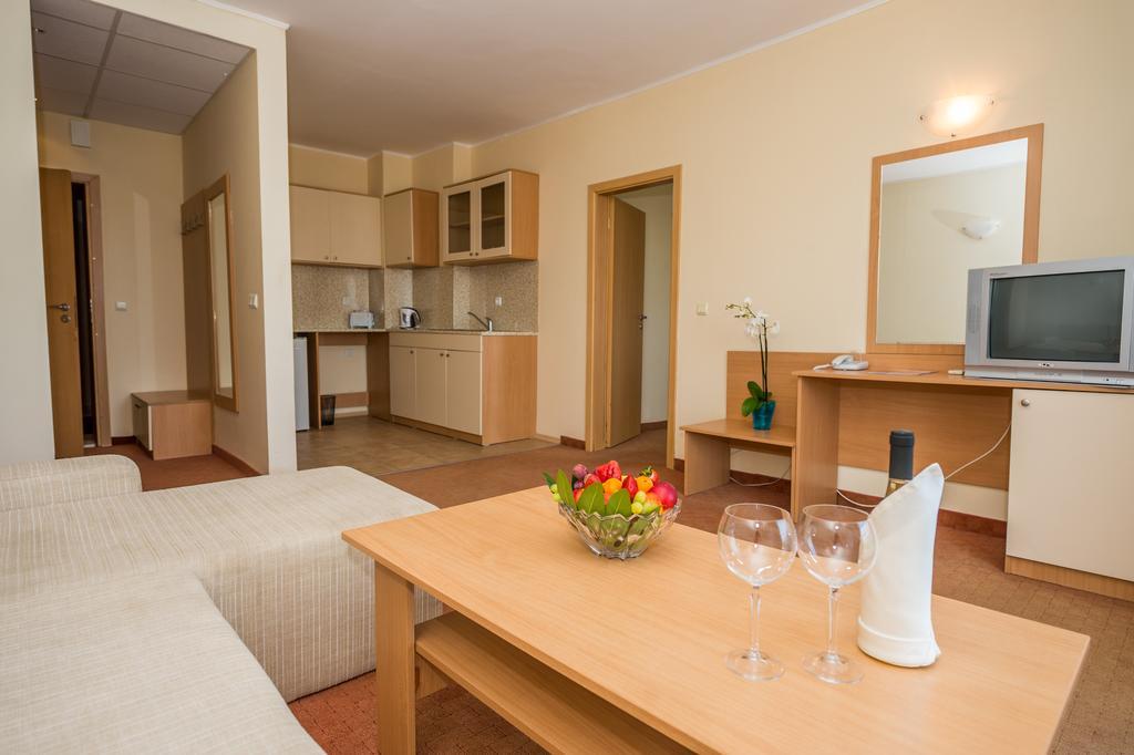 Hotel Perla Slăntjev Brjag Rum bild